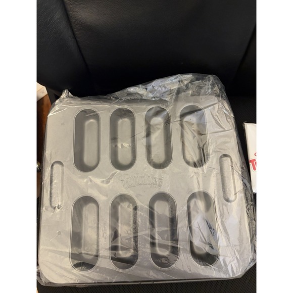 Hostess Twinkies Bake Set Includes Pastry Bag & Recipe Booklet NEW - Picture 3 of 5